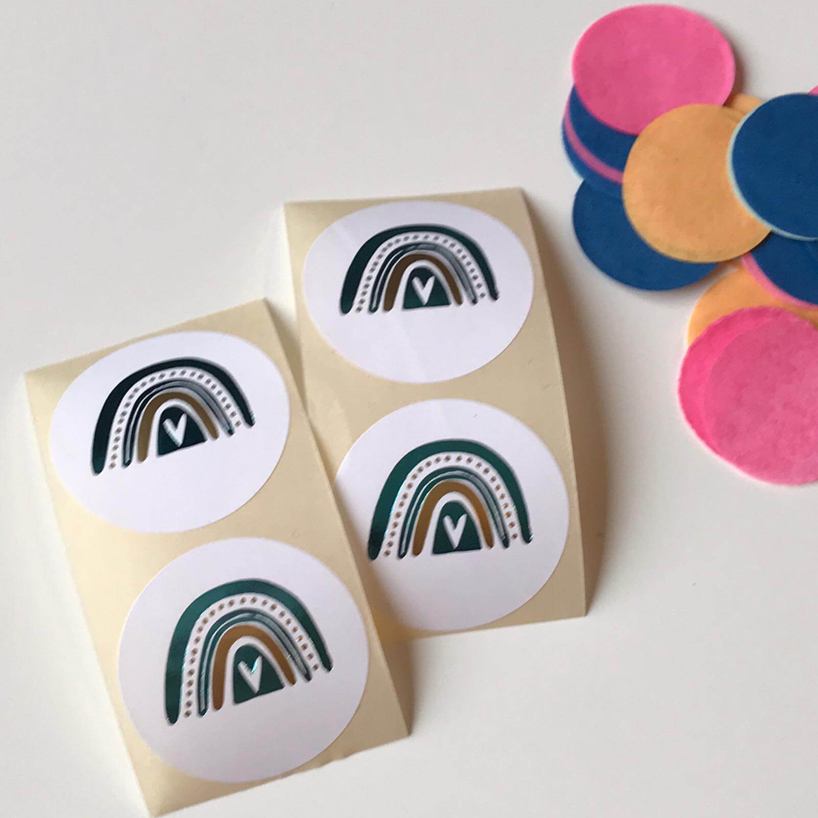 Sluitstickers regenboog blauw vrolijk inpakken